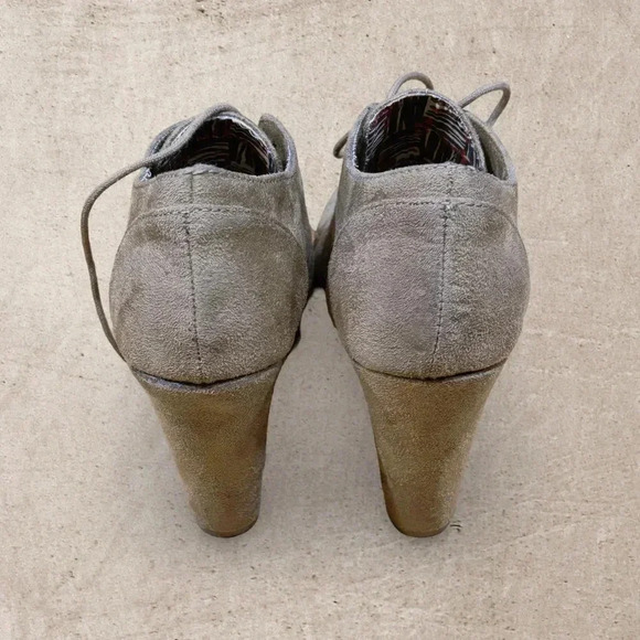 Report Suede Wedge - Picture 4 of 5